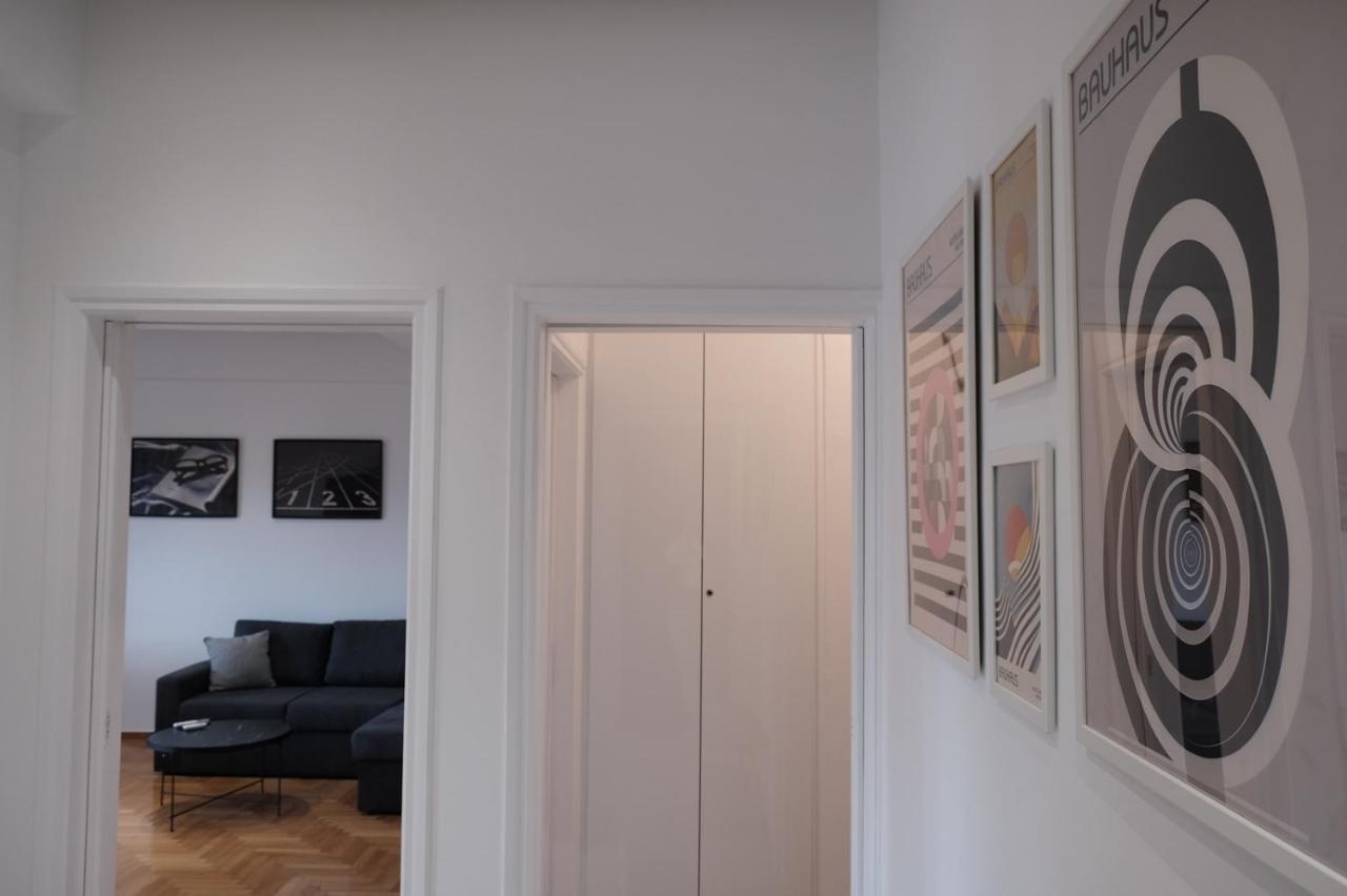 Synpiraeus Apartments & Studios エクステリア 写真